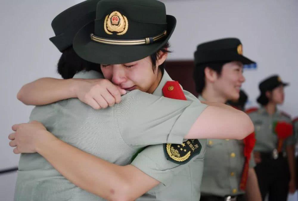 關(guān)于21式各軍種八一臂章的探討，關(guān)于各軍種八一臂章的探討，深入解析21式臂章特點(diǎn)