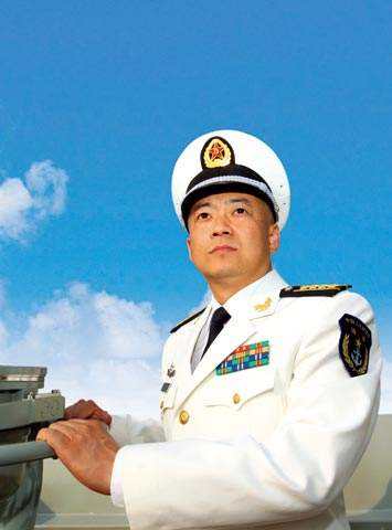 遼寧艦現(xiàn)任艦長(zhǎng)——中國(guó)海軍力量的新標(biāo)桿，遼寧艦現(xiàn)任艦長(zhǎng)，中國(guó)海軍力量的新典范