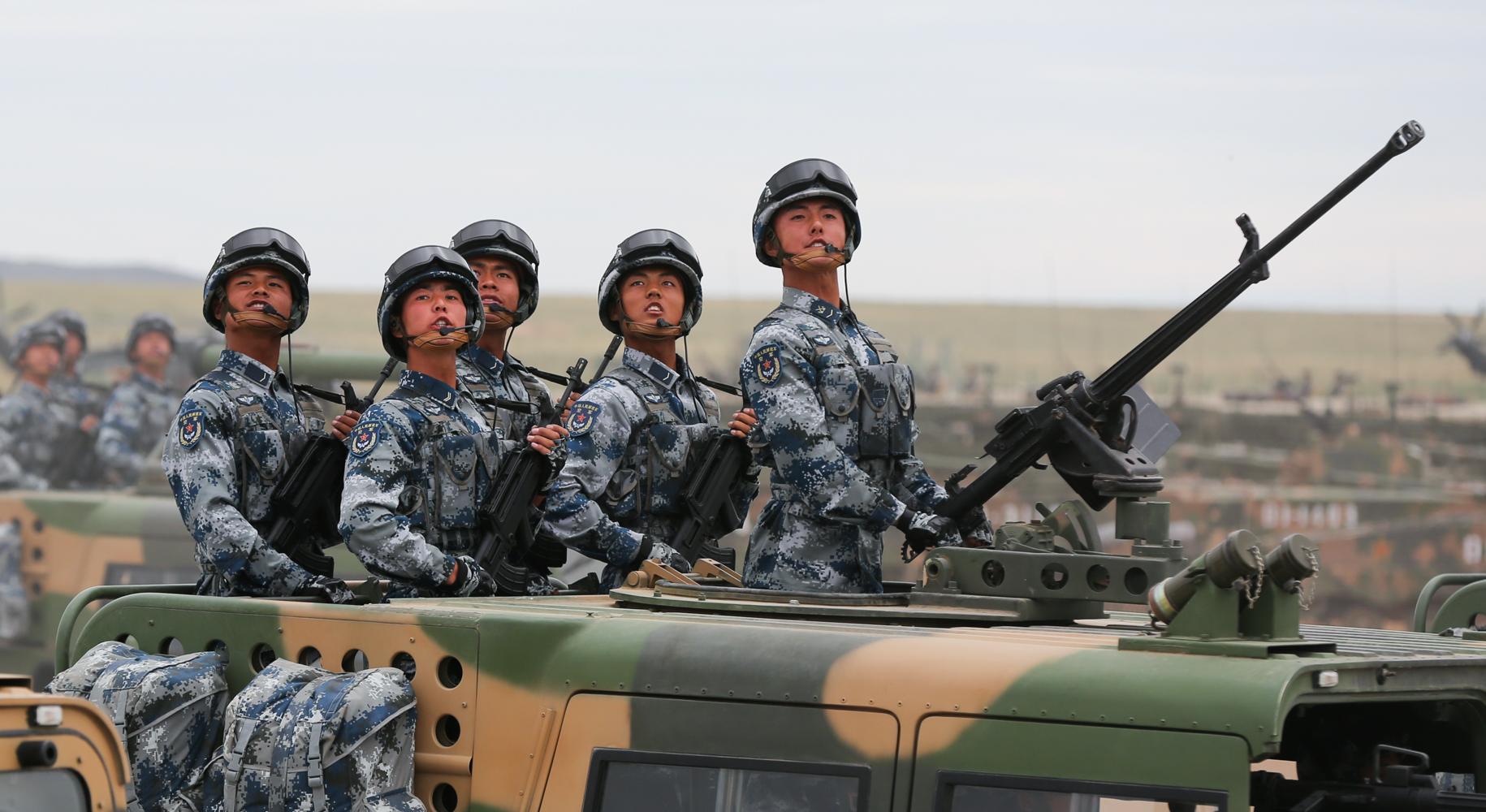 建軍90年閱兵完整版，回顧歷史，展望未來，建軍90年閱兵回顧，歷史印記與未來展望