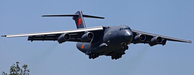 C17運(yùn)輸機(jī)與運(yùn)-20，空中巨人的對(duì)比與探討，C17運(yùn)輸機(jī)與運(yùn)-20空中巨人，對(duì)比與探討