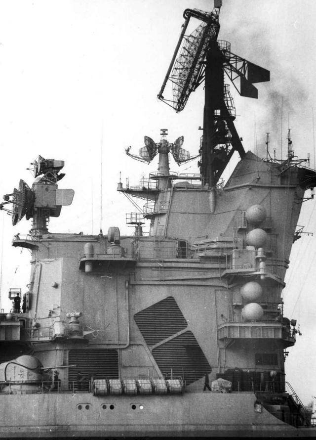 蘇聯(lián)65型巡洋艦，歷史與特點(diǎn)解析，蘇聯(lián)65型巡洋艦，歷史背景與特點(diǎn)深度解析