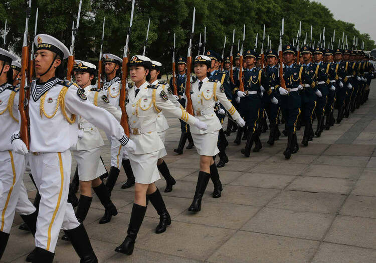 女兵儀仗隊(duì)照片大全，展現(xiàn)颯爽英姿的絕美瞬間，女兵儀仗隊(duì)風(fēng)采展示，颯爽英姿的絕美瞬間圖片大全